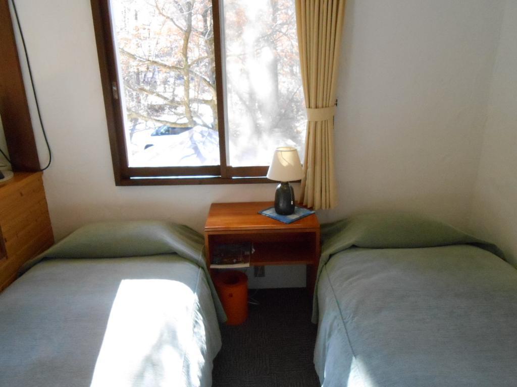 Pension Nugget Inn Hakuba Exterior photo