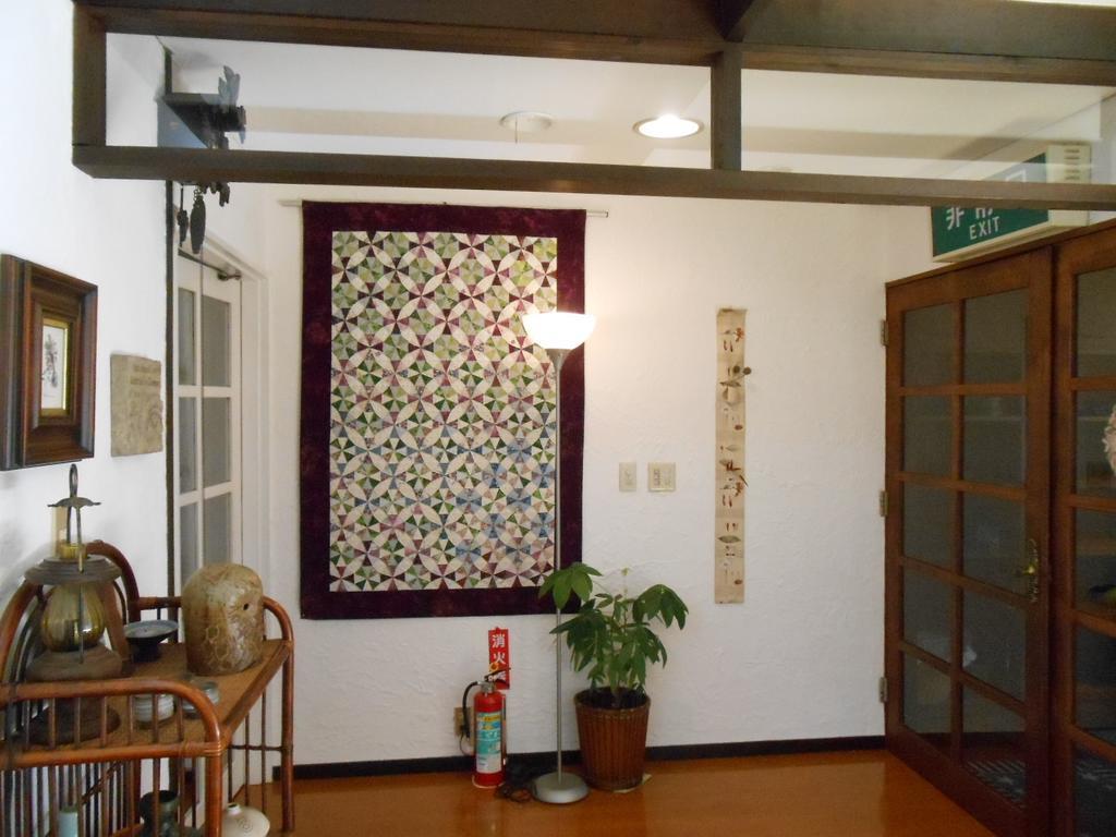 Pension Nugget Inn Hakuba Exterior photo