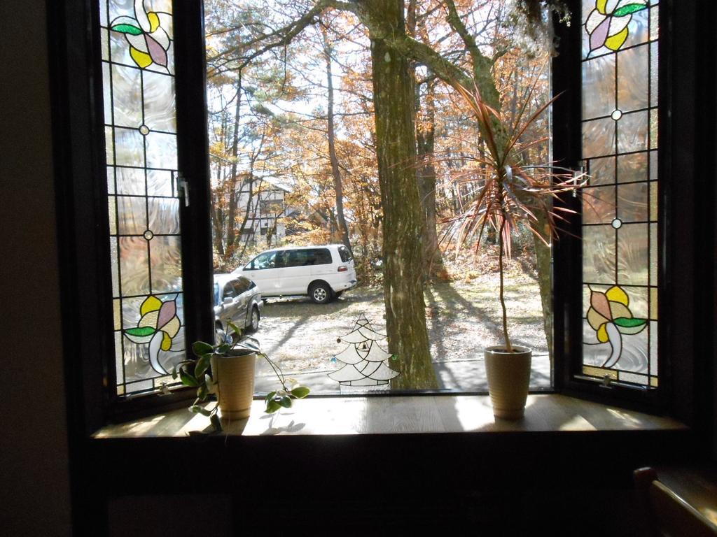 Pension Nugget Inn Hakuba Exterior photo