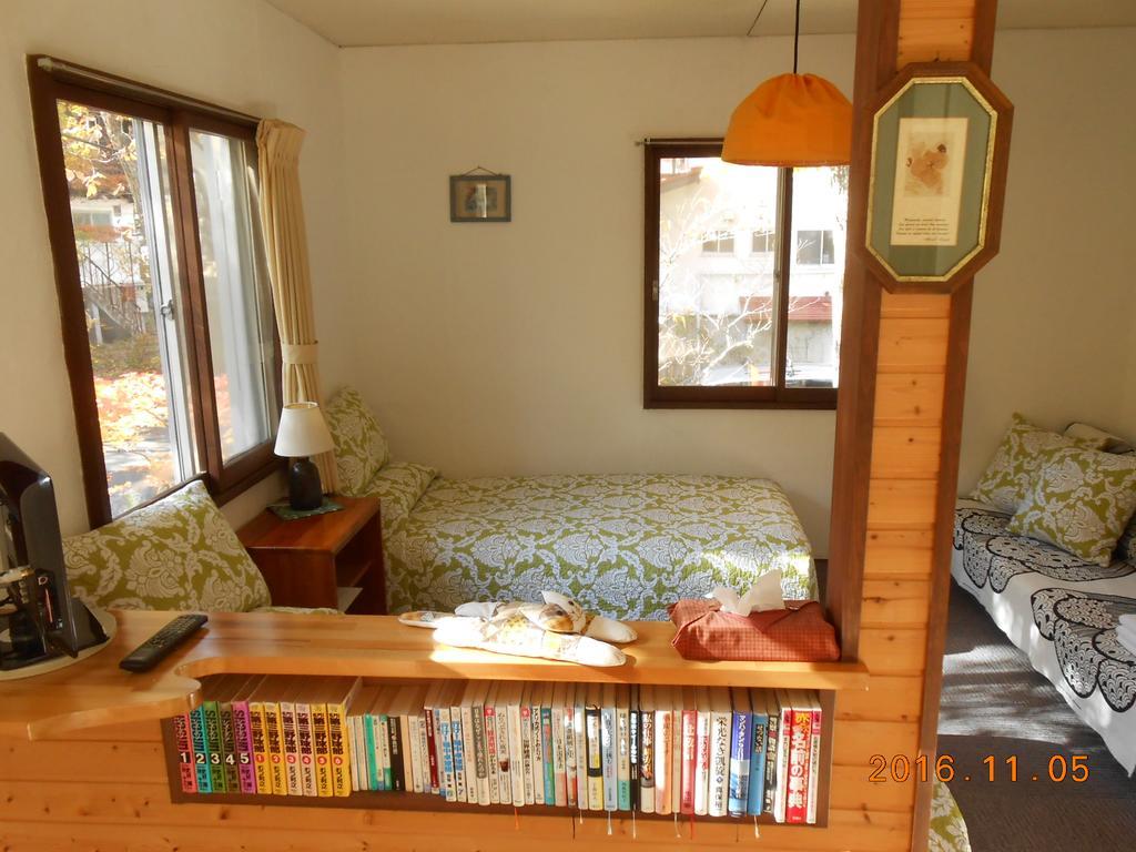 Pension Nugget Inn Hakuba Exterior photo